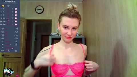 Snapshot of caramel_pie_ chatting on October 19, 2:40 pm caramel online show from October 19, 2:40 pm