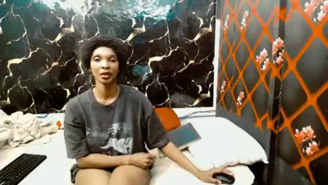 caramelminxx_ online show from July 12, 7:32 am