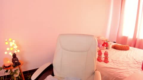 Snapshot of caramelo_xox chatting on January 10, 10:15 pm              online show from January 10, 10:15 pm