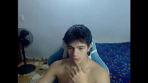 carapalida9008 online show from October 14, 9:59 pm