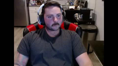 Snapshot of cardi_beans chatting on November 8, 1:17 am cardi_beans online show from November 8, 1:17 am