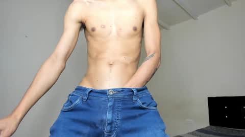 Snapshot of cardrey05 chatting on January 15, 10:46 pm Carlos and Cristian online show from January 15, 10:46 pm
