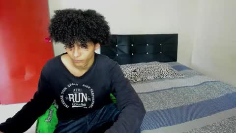 Snapshot of cardrey05 chatting on September 16, 5:58 pm Carlos and Cristian online show from September 16, 5:58 pm