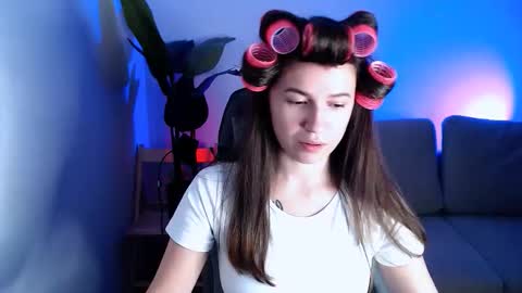 Snapshot of care_sensual chatting on November 30, 10:14 pm Mary online show from November 30, 10:14 pm