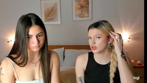 Snapshot of caressyourself chatting on January 16, 2:51 pm caressyourself online show from January 16, 2:51 pm