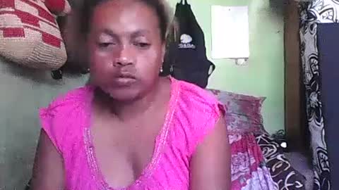 carinesexy69 online show from December 7, 8:00 am