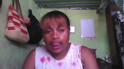 carinesexy69 online show from December 13, 10:19 am