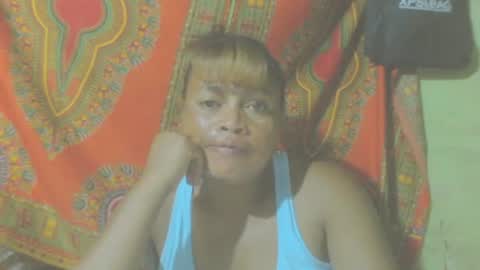 carinesexy69 online show from December 19, 1:39 am