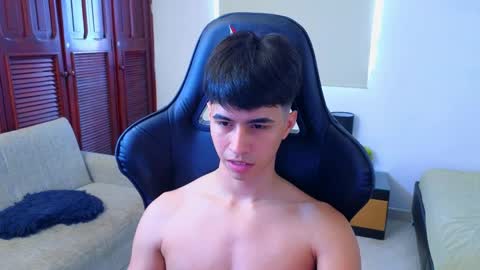 carl_dixon online show from April 20, 7:37 pm