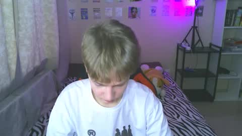 Carl online show from December 16, 11:33 am