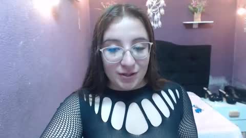 Snapshot of carla_999 chatting on November 12, 1:44 pm carla_999 online show from November 12, 1:44 pm