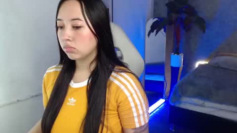 Snapshot of carla_parissii chatting on March 7, 12:45 pm Carla online show from March 7, 12:45 pm