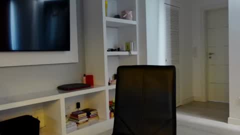 carla_secretary online show from June 17, 1:23 pm