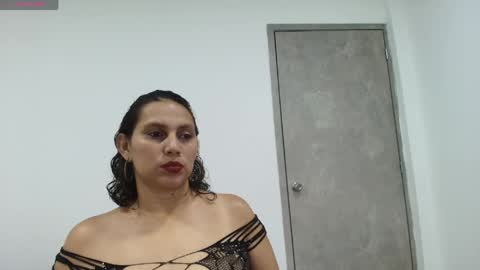Snapshot of carlaantonellii chatting on April 16, 3:51 am carlaantonellii online show from April 16, 3:51 am
