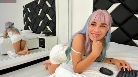 Carla Linares online show from June 3, 2:33 pm
