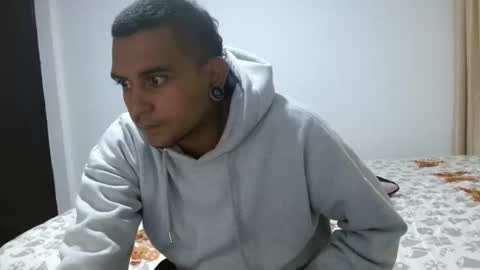 carlandelli1 online show from December 3, 3:03 am