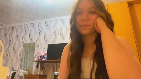 Snapshot of carleegarbutt chatting on July 4, 4:02 pm Sally online show from July 4, 4:02 pm