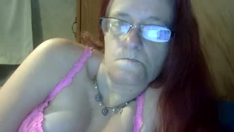 carleeswoman08 online show from April 1, 1:41 pm