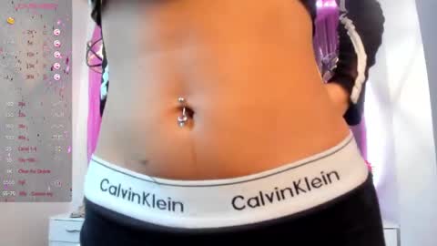 Snapshot of carlie_evans chatting on December 16, 7:21 pm carlie Evans online show from December 16, 7:21 pm