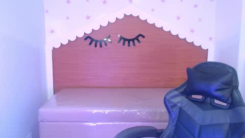 CARLYE   online show from December 5, 3:26 am