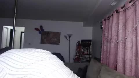 Snapshot of carliecreams chatting on January 7, 3:14 am Carlie online show from January 7, 3:14 am