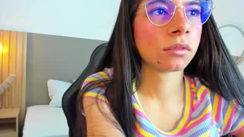 Snapshot of carlina_15 chatting on November 1, 12:18 pm C A R L I N A online show from November 1, 12:18 pm