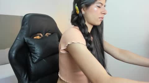 Snapshot of carlina_15 chatting on November 4, 12:26 pm C A R L I N A online show from November 4, 12:26 pm