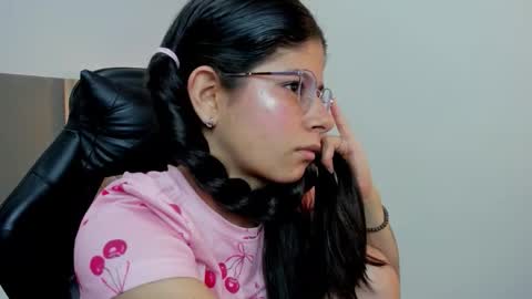 Snapshot of carlina_15 chatting on November 11, 12:27 pm C A R L I N A online show from November 11, 12:27 pm