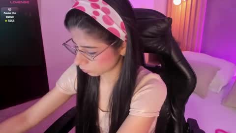 Snapshot of carlina_15 chatting on June 4, 12:33 pm C A R L I N A online show from June 4, 12:33 pm
