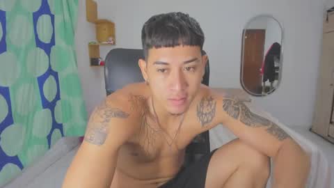 Snapshot of carlitosex09 chatting on October 9, 2:15 pm master online show from October 9, 2:15 pm