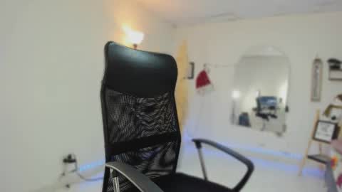 Snapshot of carlitosex09 chatting on December 14, 12:32 pm master online show from December 14, 12:32 pm