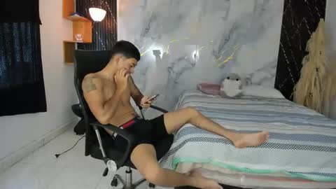 Snapshot of carlitosex09 chatting on April 26, 3:10 pm master online show from April 26, 3:10 pm