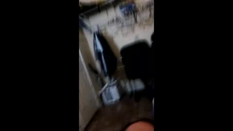 Snapshot of carlo_371 chatting on April 11, 10:52 am carlo_371 online show from April 11, 10:52 am