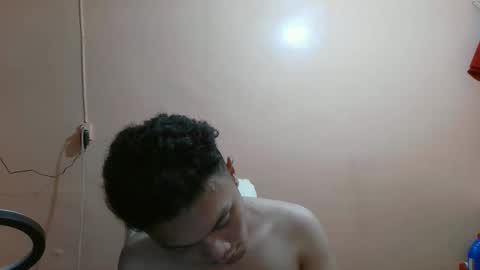 Snapshot of carlo_loverboy chatting on February 19, 6:54 pm carlo_loverboy online show from February 19, 6:54 pm