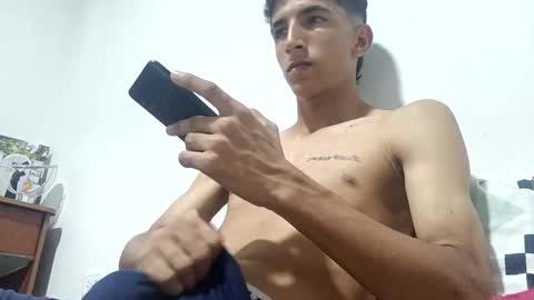 Snapshot of carlos682090 chatting on October 19, 4:24 am carlos682090 online show from October 19, 4:24 am
