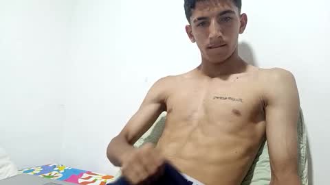 Snapshot of carlos682090 chatting on October 20, 8:53 pm carlos682090 online show from October 20, 8:53 pm