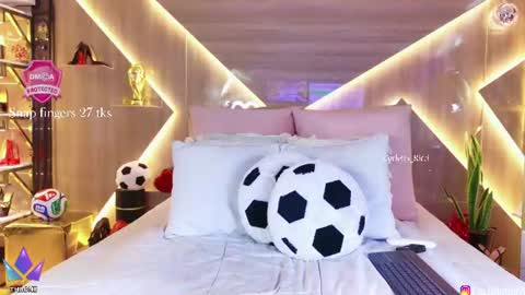 Snapshot of carlotta_ricci chatting on June 29, 5:02 pm Carla Carla I am sensual goddes and i was born for loveworshipping and enjoyment. online show from June 29, 5:02 pm