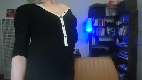 Samantha Foxey online show from April 8, 10:15 am