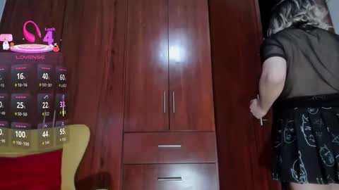 carly grasso  online show from November 27, 7:05 pm