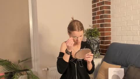 Eva online show from November 27, 8:00 pm