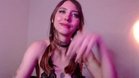 Snapshot of carmennrusso chatting on February 21, 1:39 am carmennrusso online show from February 21, 1:39 am