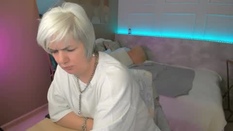 Snapshot of carmensoft chatting on June 3, 9:12 am Carmen online show from June 3, 9:12 am