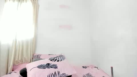 carmesix__ online show from November 7, 2:06 pm