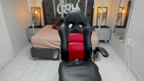 CARMILA online show from April 13, 7:52 pm