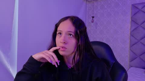 Snapshot of caro_adams1 chatting on November 19, 12:05 pm caro_adams1 online show from November 19, 12:05 pm