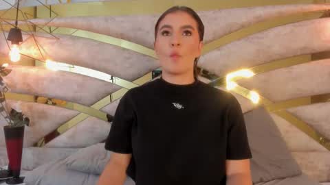 Snapshot of caro_giraldo_ chatting on October 21, 11:44 am caro_giraldo_ online show from October 21, 11:44 am