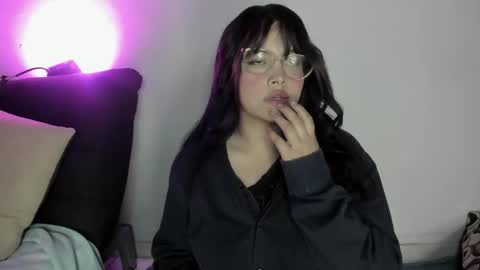 Snapshot of caro_linadorothy chatting on March 5, 5:31 pm carolina dorothy online show from March 5, 5:31 pm