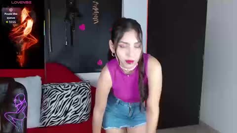 Snapshot of carolaine69_ chatting on September 24, 1:36 pm Caroline online show from September 24, 1:36 pm