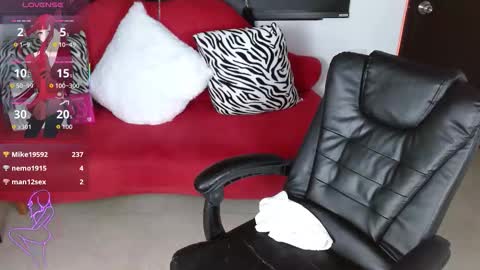 Caroline online show from November 19, 3:34 pm