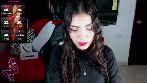 Snapshot of carolaine69_ chatting on May 27, 1:30 pm Caroline online show from May 27, 1:30 pm
